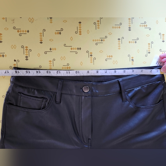 Cleo Petites NWT Vegan Leather Pants - Picture 8 of 9